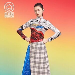 Mukzin Graphic Mixed-Print Long Sleeve Top — Red, White, Black, Blue